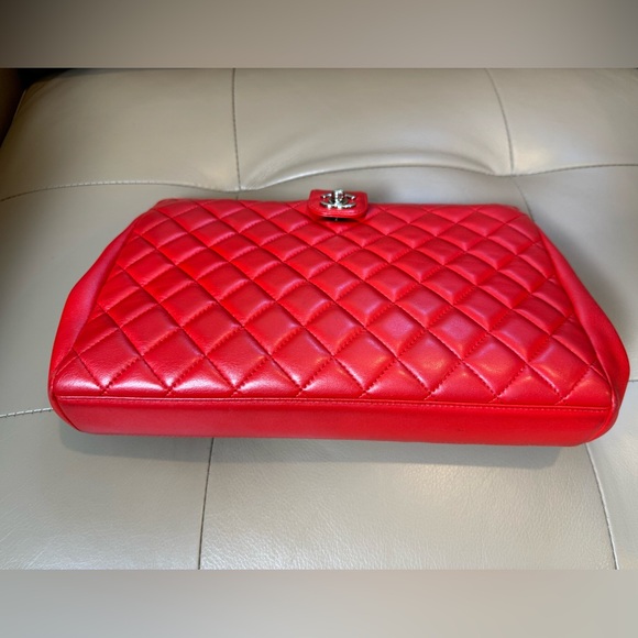 Chanel quilted lambksin turn lock clutch bag - Picture 10 of 14